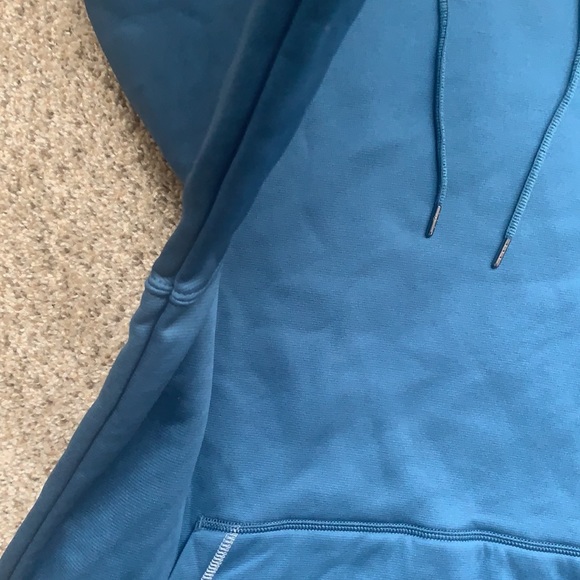 Under Armour Large Blue Hoodie No Damage Barely Worn - Picture 6 of 8